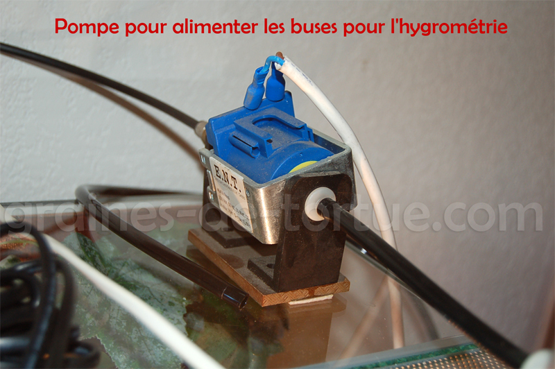 Pompe pour alimenter les buses. On peut utiliser la pompe d'une senseo, mais ceci fera l'objet d'un autre article. Pompe pour alimenter les buses. On peut utiliser la pompe d'une senseo, mais ceci fera l'objet d'un autre article.